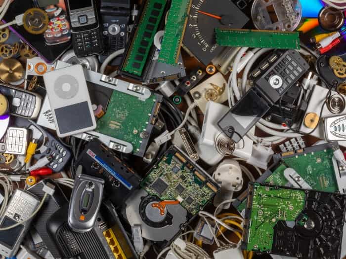 How Repairing Your Electronics Can Save You Money and Help the Environment in 2024