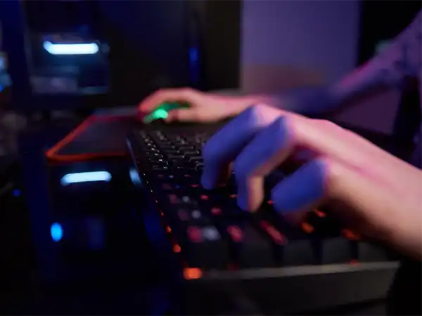 Best Mechanical Keyboard Under 100 Dollars by Prime Tech Support for Gamers Clients in Miami - Visual representation showcasing top mechanical keyboards priced under $100, recommended to gamers in Miami.